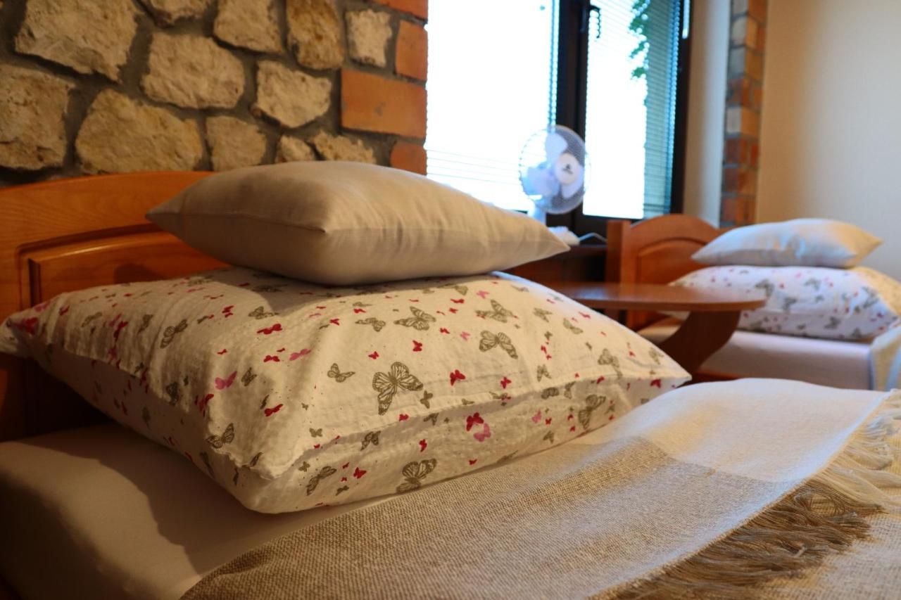 Karczma Pod Jesionem Hotel Brdow Eksteriør billede