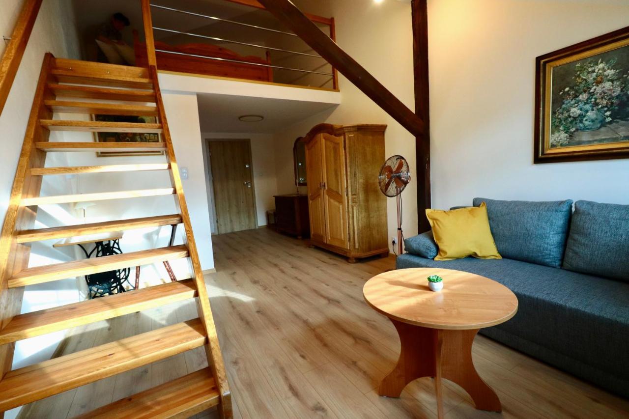 Karczma Pod Jesionem Hotel Brdow Eksteriør billede
