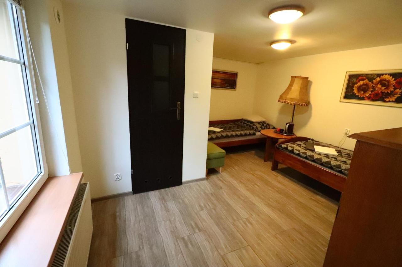 Karczma Pod Jesionem Hotel Brdow Eksteriør billede
