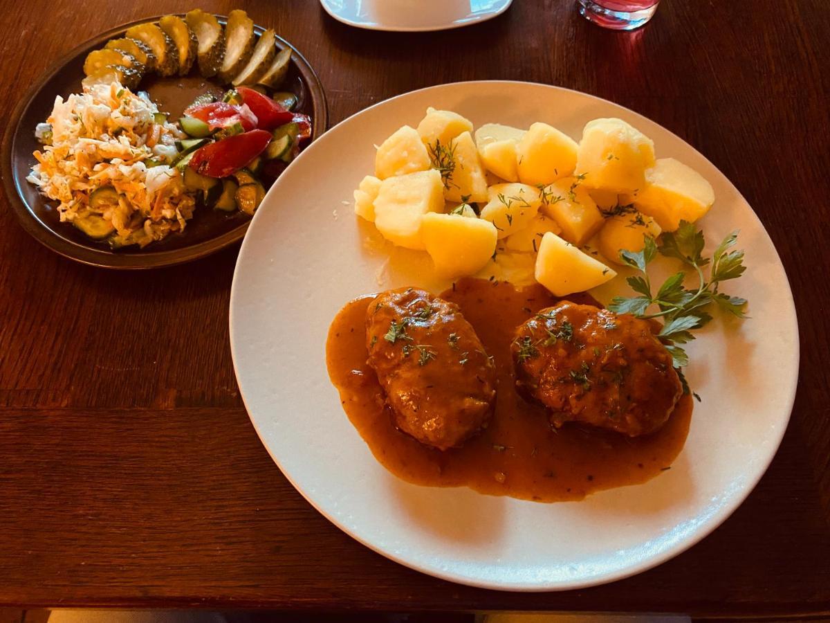 Karczma Pod Jesionem Hotel Brdow Eksteriør billede